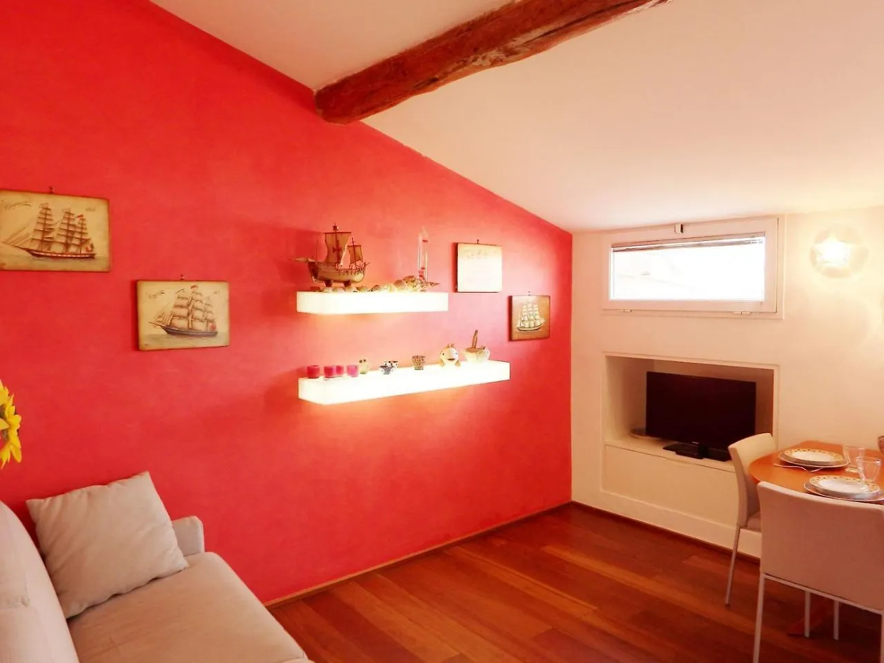 Lägenhet på 35 m² i Lerici, med 1 sovrum och 1 badrum  Lägenhet Lerici